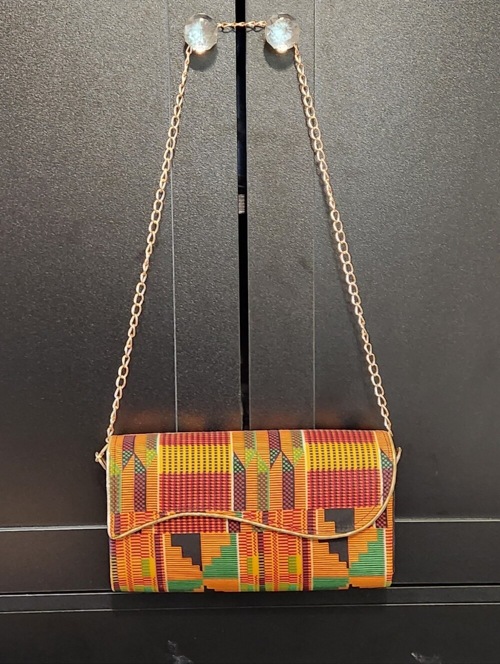 African Kente Print Envelope Clutch Bag With A Gold-Tone Crossbody Chain. NWOT.